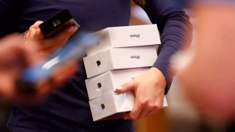 新iPhone卖到五位数，谁给了苹果涨价的自信？